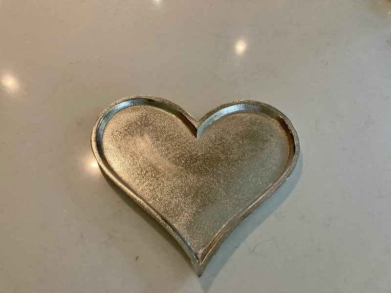 The shining heart plate in Silver