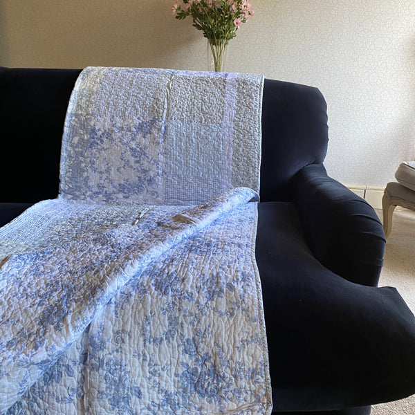 Sea breeze Quilted Throw